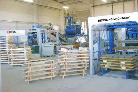 愛沙尼(ní)亞混凝土磚機客(ke)戶現場