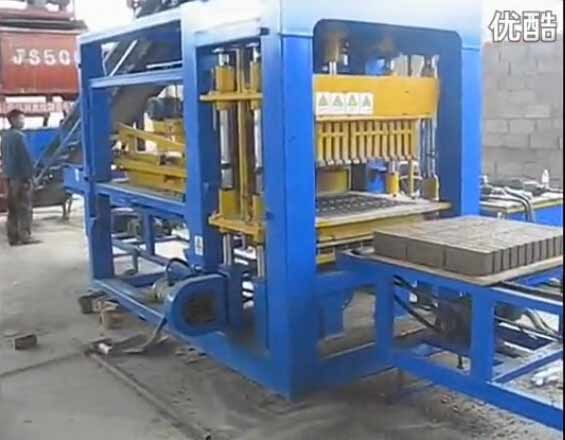 6-15砌塊成(chéng)型機恒興(xing)磚機單生(shēng)産線